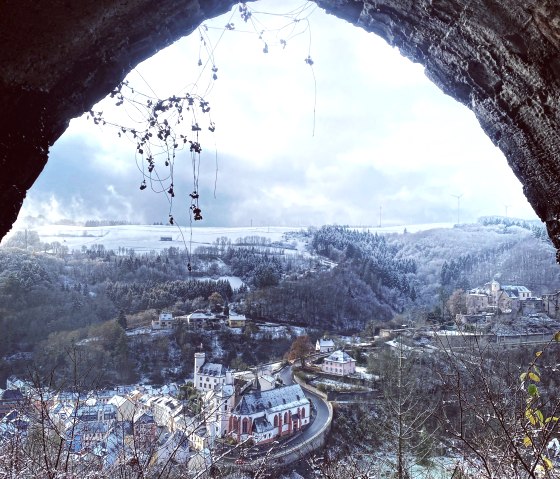 Blick auf Neuerburg im Winter, © Felsenland Südeifel Tourismus GmbH / Anna Carina Krebs