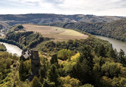 Ourtalschleife mit Burgruine Falkenstein, © Eifel Tourismus GmbH, Dominik Ketz